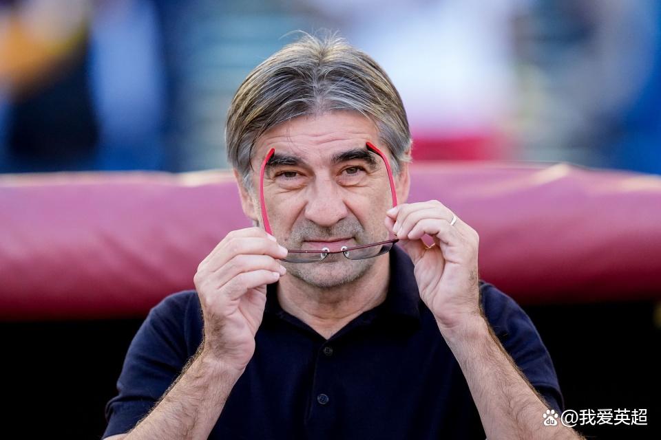 转会期上海海港队长鼓劲——英超节点到来,引发热议,官宣口径保持一致 转会期上海海港队长鼓劲——英超节点到来,引发热议,官宣口径保持一致